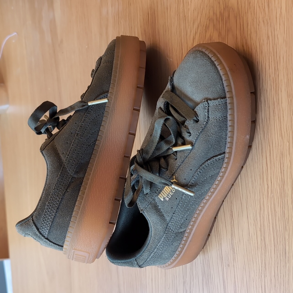 Puma Trace suede platform size W 8